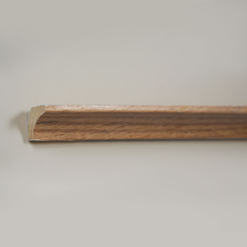 Massief houten binnenhoeklijst/Scotia-lijst (omwikkeld met rood eiken fineer + verf) - Eiken kleur 7/8' x 7/8'