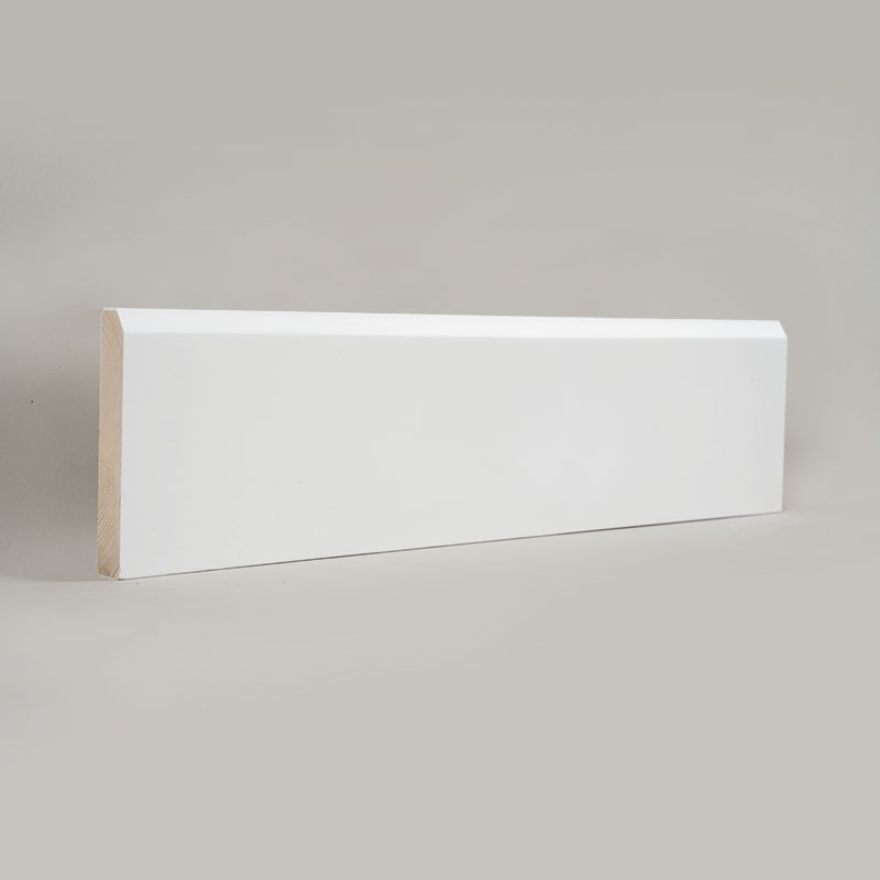 Grenenhouten plint (met vulmiddelprimer en geverfd) - Wit 3/5' x 3 15/16'-A