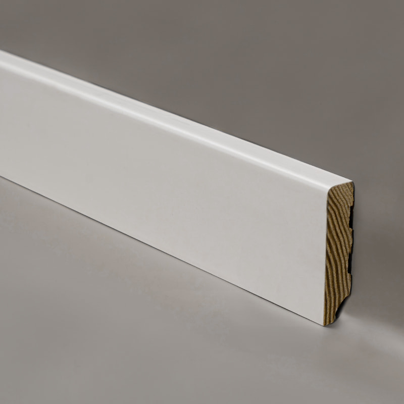 Grenenhouten plint (met vulmiddelprimer en geverfd) - Wit 1/2' x 2 3/8'