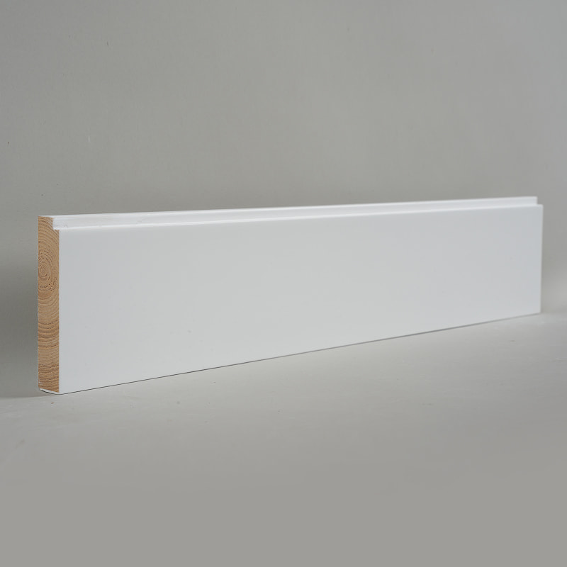 Grenenhouten plint (met vulmiddelprimer en geverfd) - Wit 3/5' x 3 1/6'-A1